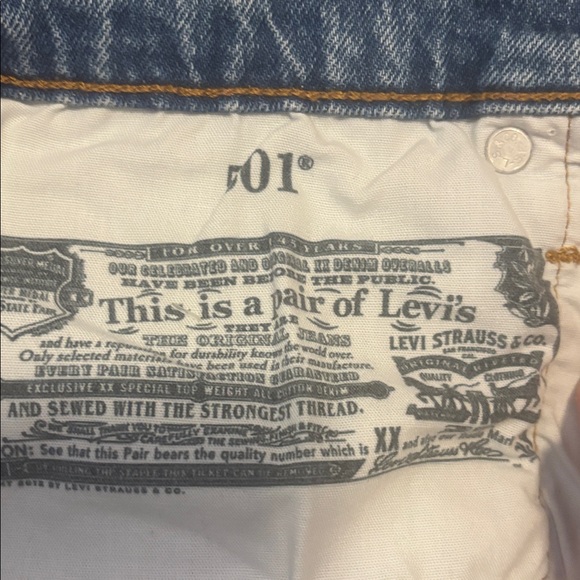 Levi’s Distressed Denim Shorts Size 29 Button Fly Cutoff Jean Shorts - Picture 2 of 5
